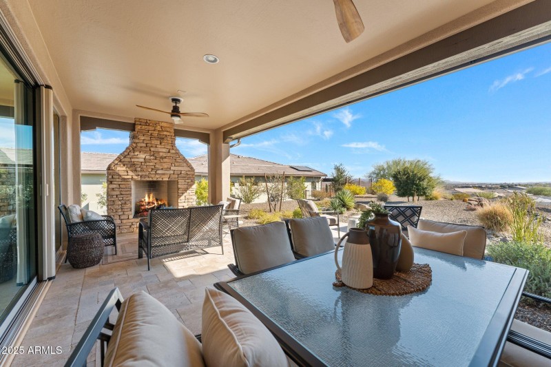 Outdoor fireplace