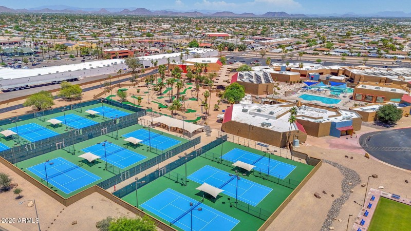 Tennis & Pickleball Courts