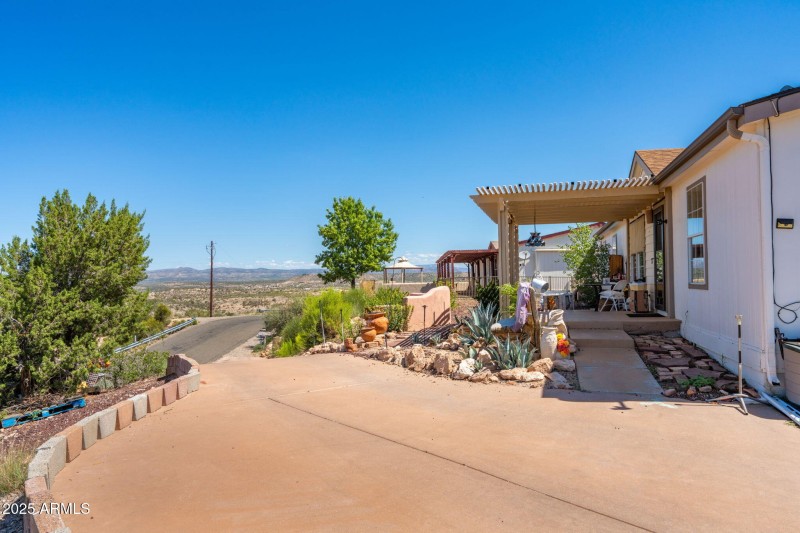 31-web-or-mls-4535-lazy-lariat-ln