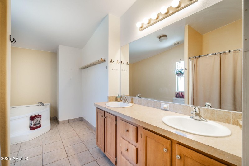 14-web-or-mls-4535-lazy-lariat-ln