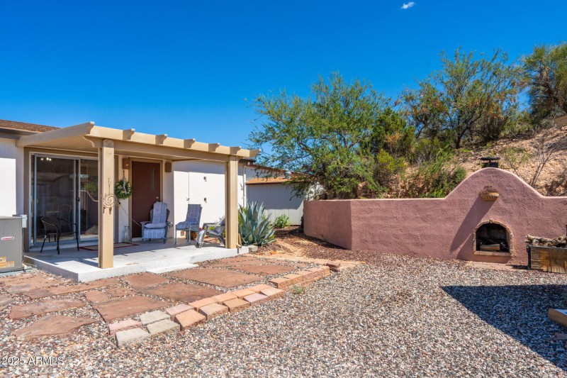 38-web-or-mls-4535-lazy-lariat-ln