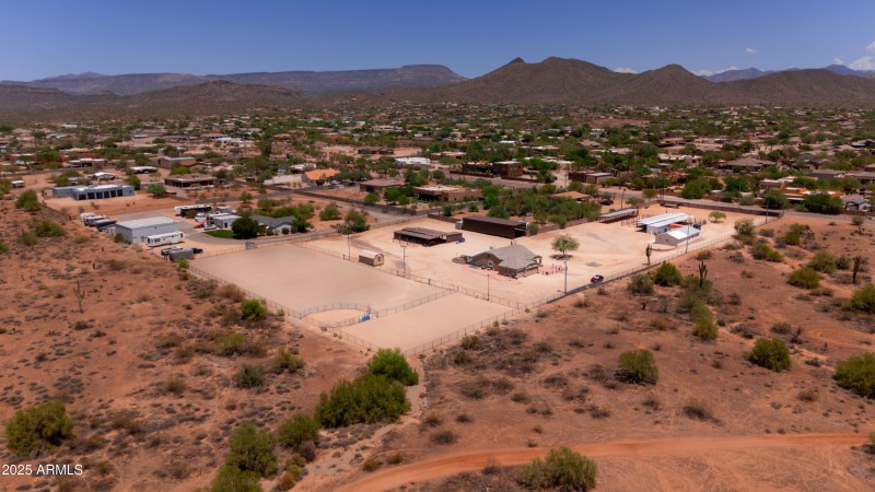 Bordered By State Land on 2 Sides