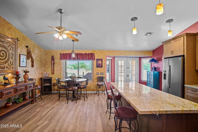 Kitchen/Dining Area
