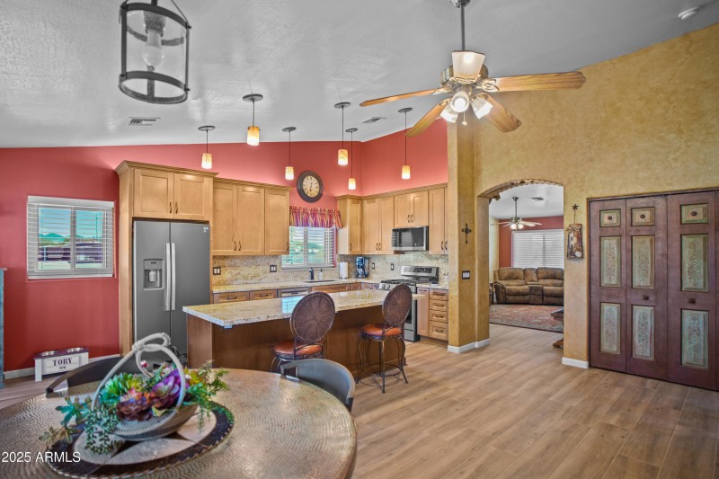 Kitchen/Dining Area