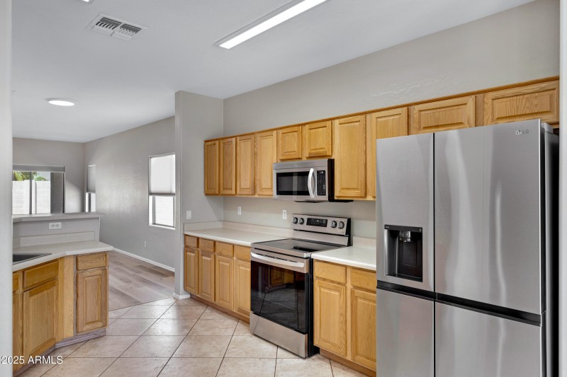 16188 W Hearn Rd-12