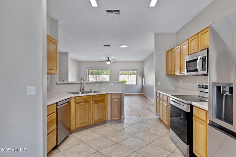16188 W Hearn Rd-13