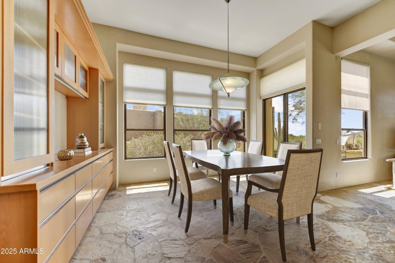 044_Casual Dining (2)