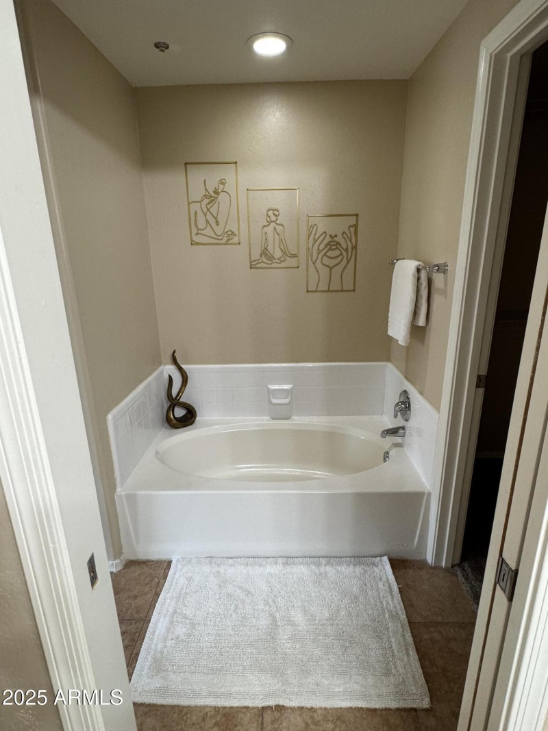 Sanela bathtub