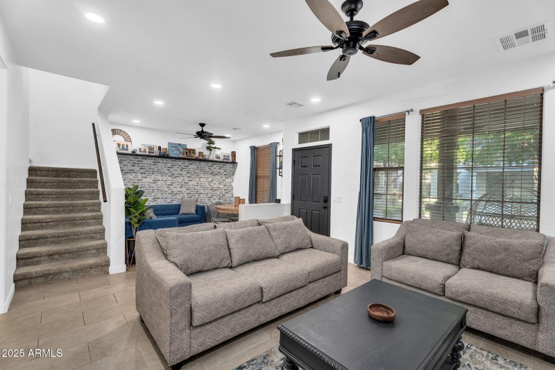 7-web-or-mls-Yeager-07