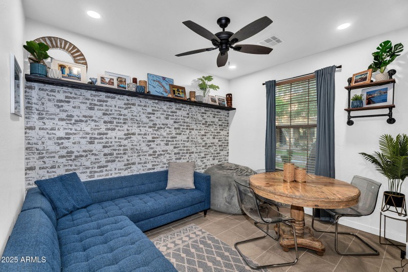 9-web-or-mls-Yeager-09