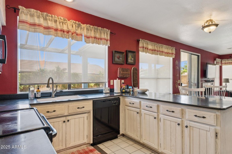 12-web-or-mls-2601-w-upland-dr
