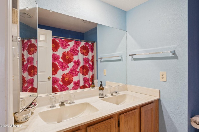 30-web-or-mls-2601-w-upland-dr