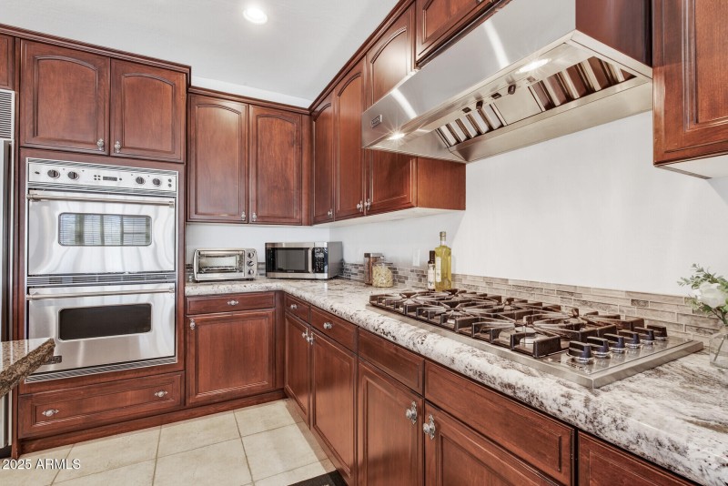 5312 N Sierra Hermosa