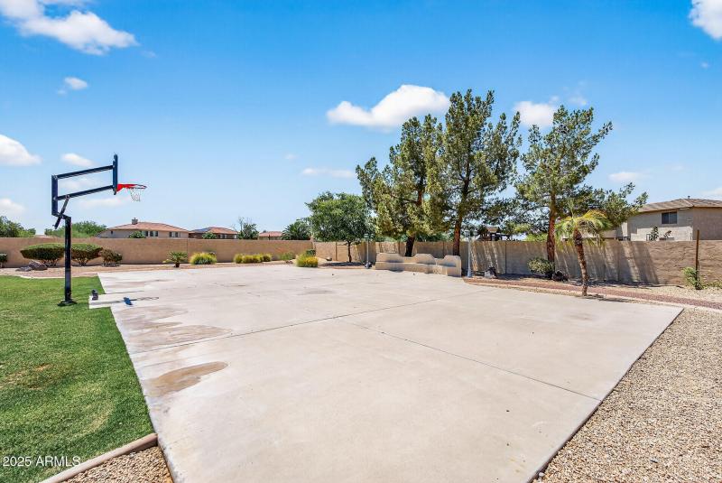 5312 N Sierra Hermosa
