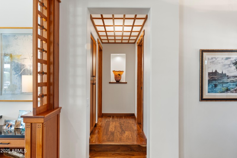 23-Hallway to Bedrooms