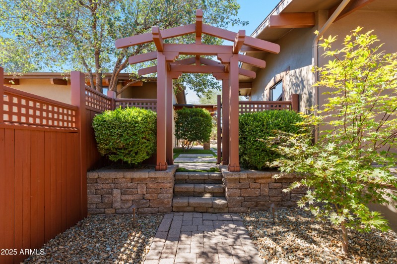 49-Entry to Backyard