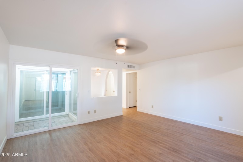 Living Room (2)
