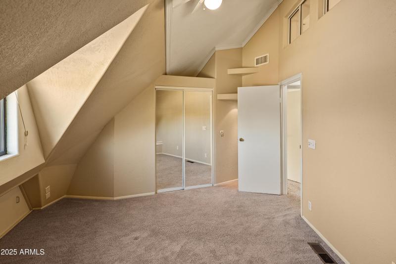 JL_10875EPearTreeDr-interiors-32