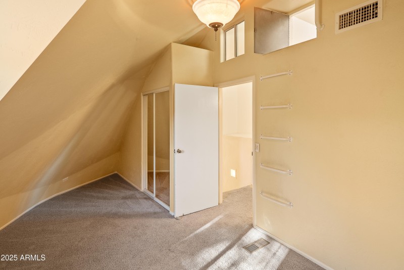 JL_10875EPearTreeDr-interiors-23