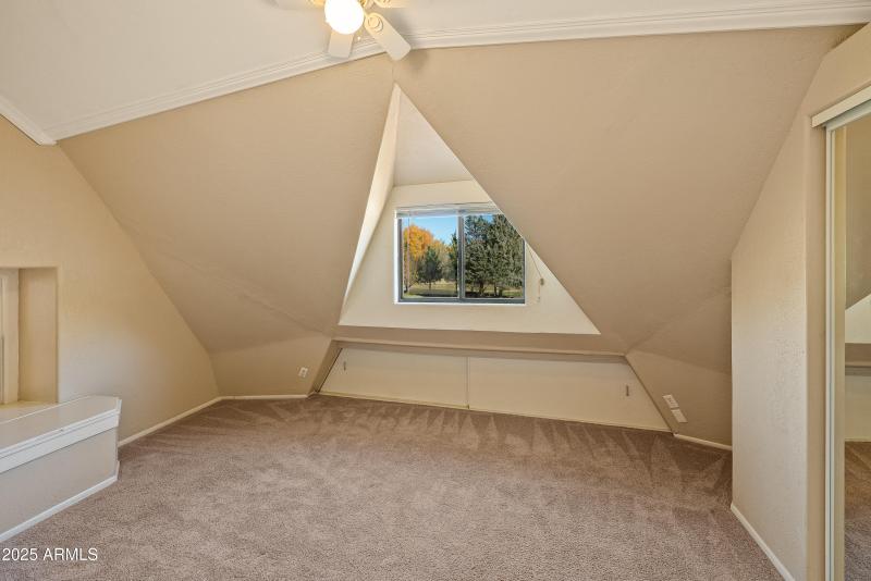 JL_10875EPearTreeDr-interiors-31