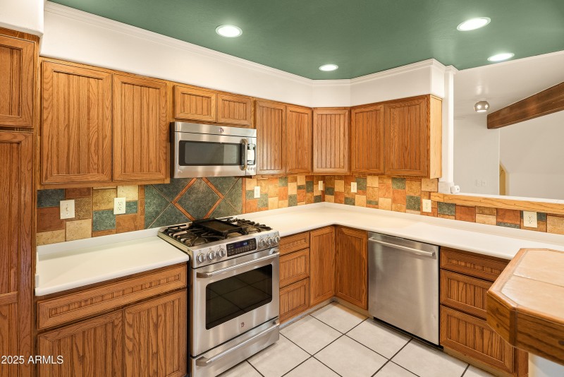 JL_10875EPearTreeDr-interiors-07