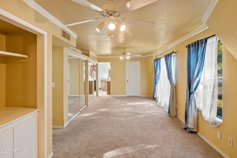 JL_10875EPearTreeDr-interiors-17