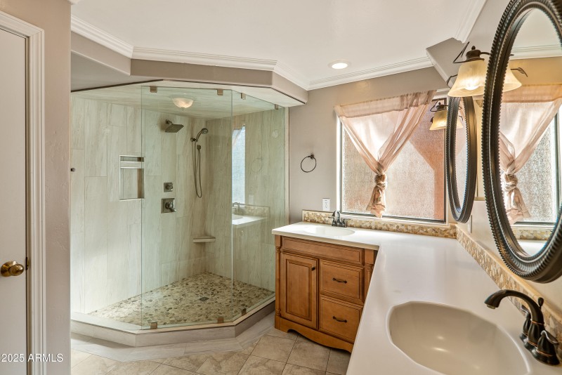 JL_10875EPearTreeDr-interiors-18