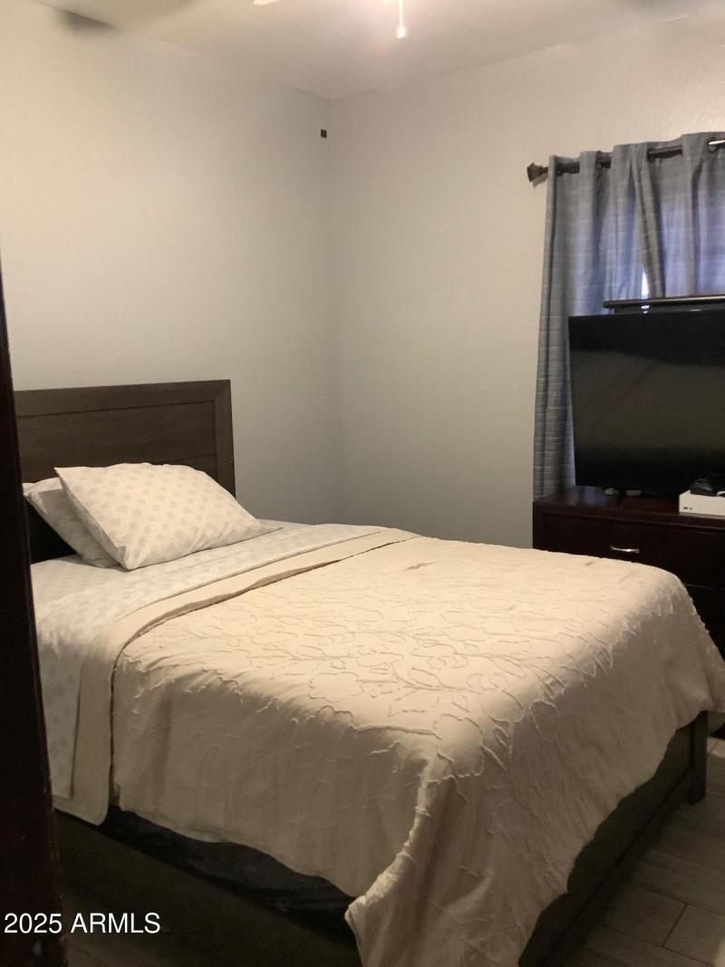Guest bedroom
