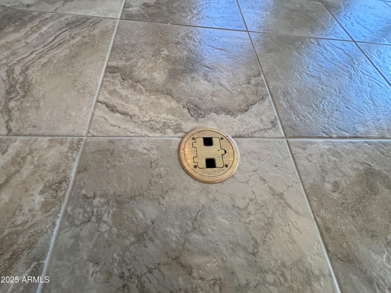 GR floor outlet