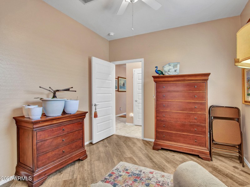 05-Bedroom-(2)
