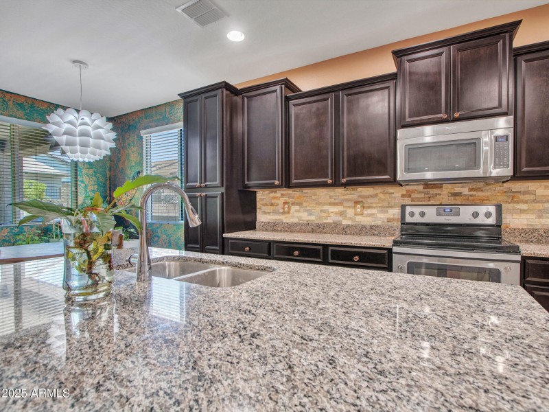 08-Kitchen-(2)