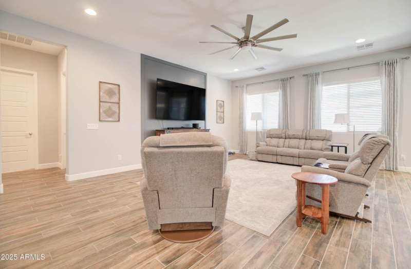 5057 N 185th Ave-48