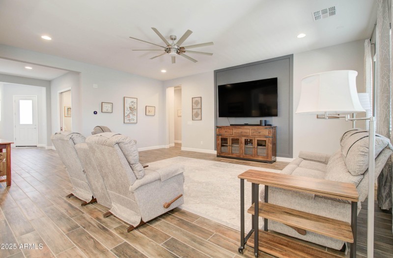 5057 N 185th Ave-49