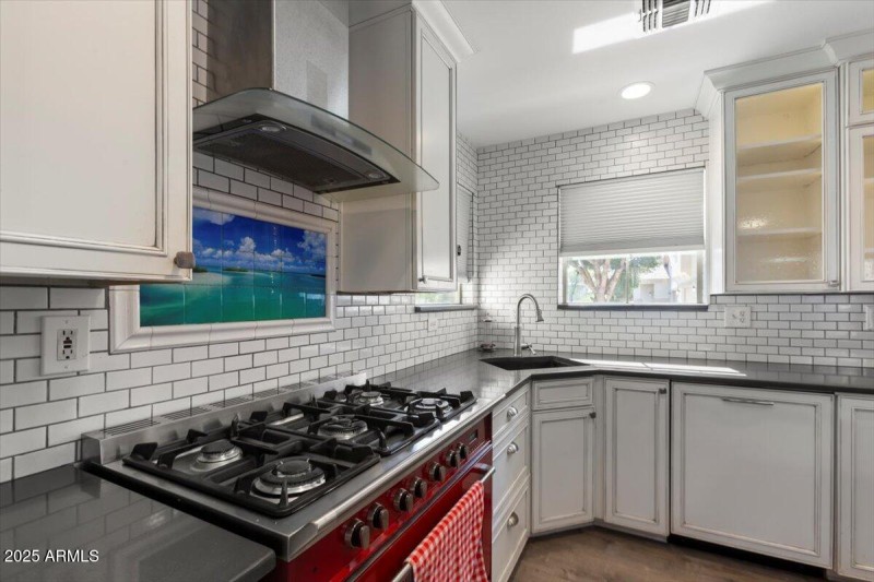 08-1312 E Clifton Ave