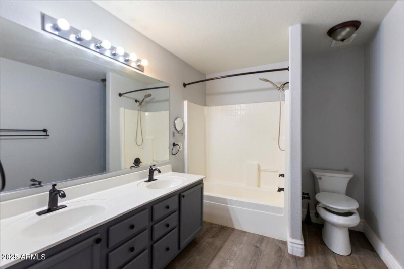 19-1312 E Clifton Ave