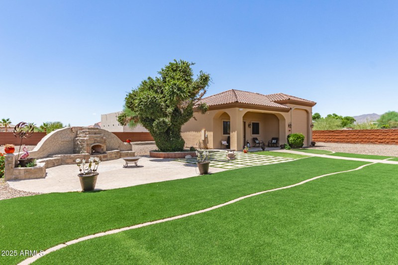 Spacious backyard