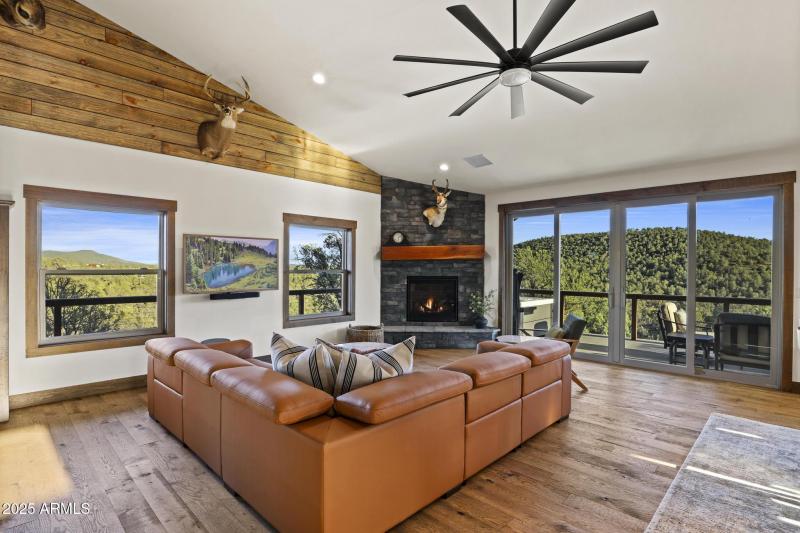 Great Room with Mountain Views