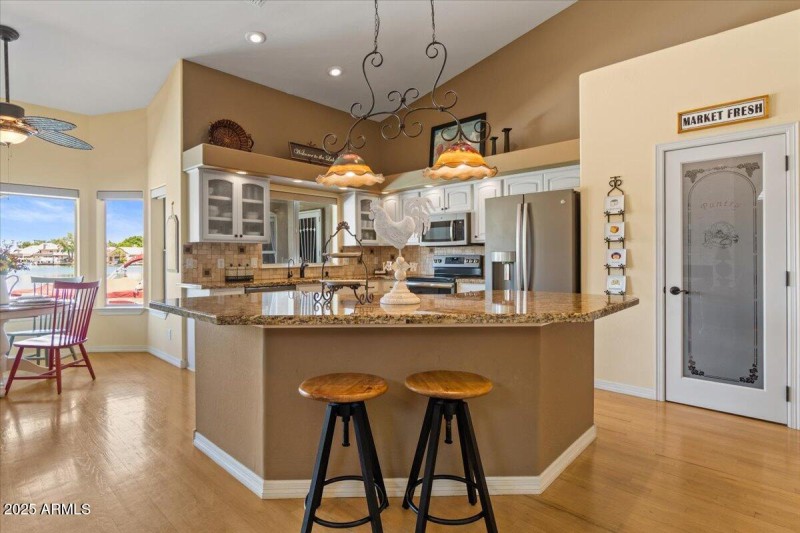17-Kitchen