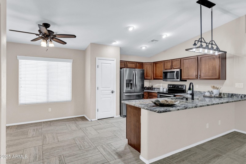 Dining/Kitchen