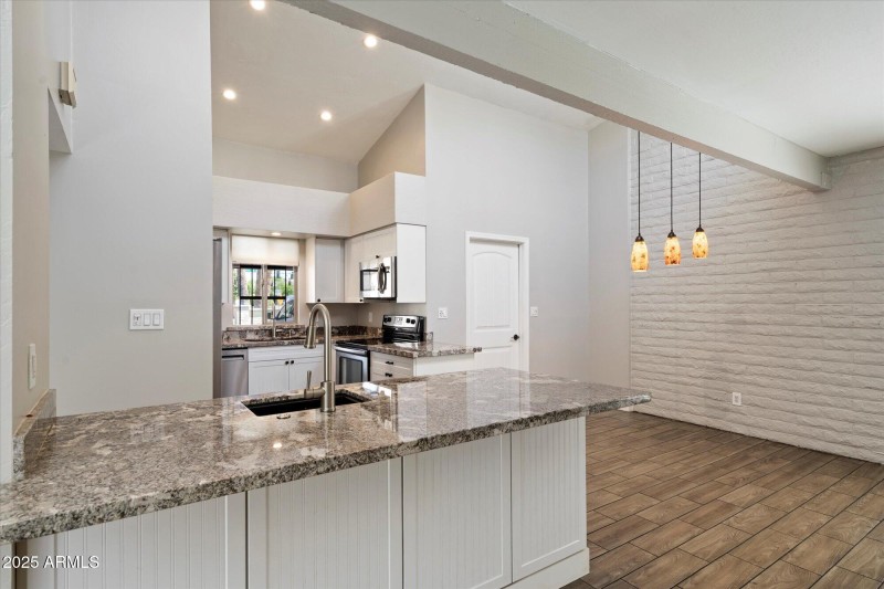06-Kitchen