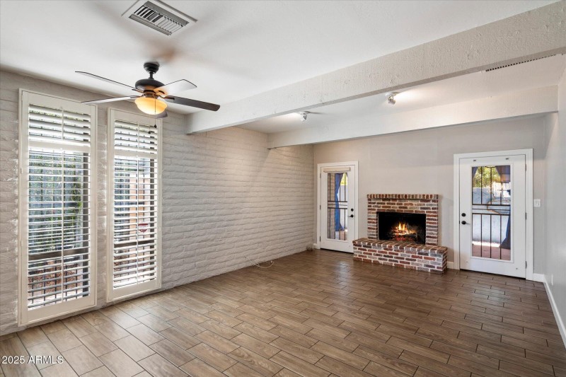09-Living Room