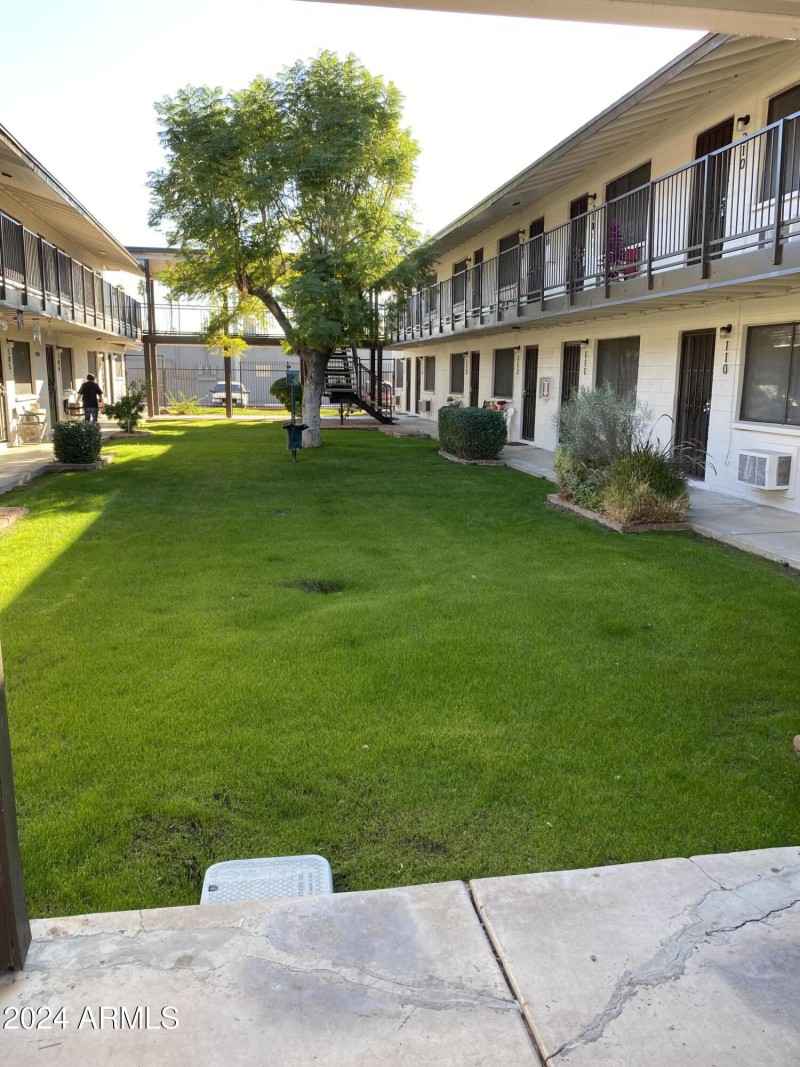 SW - Courtyard 2