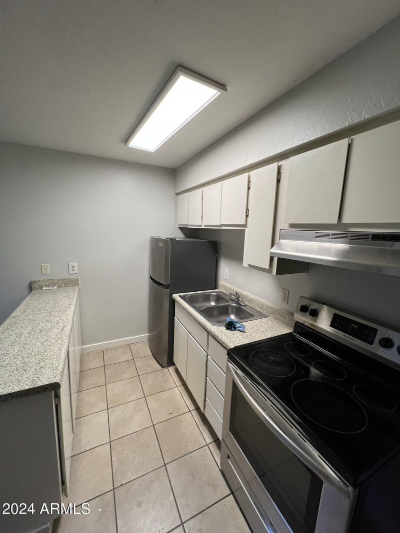 SW - Kitchen H