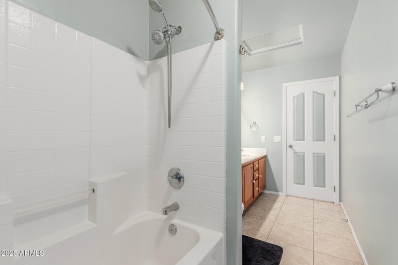 Bath2_Tub