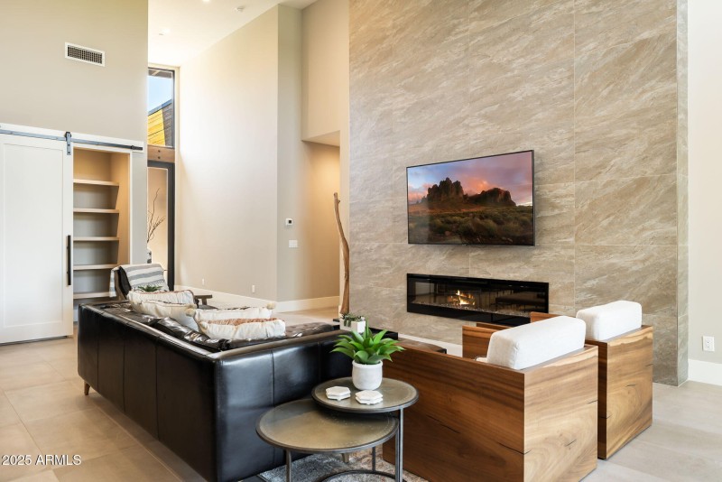 11-web-or-mls-6525-e-cave-creek-rd-31