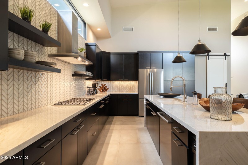 18-web-or-mls-6525-e-cave-creek-rd-31