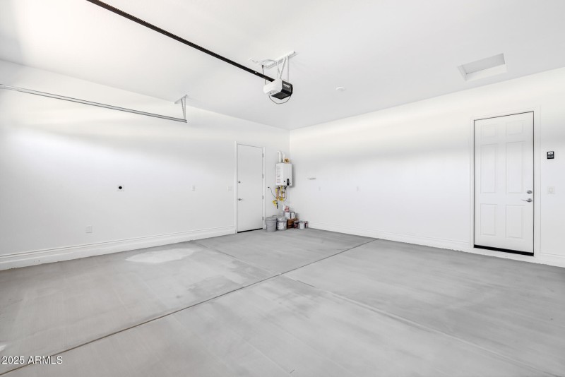 23)GARAGE