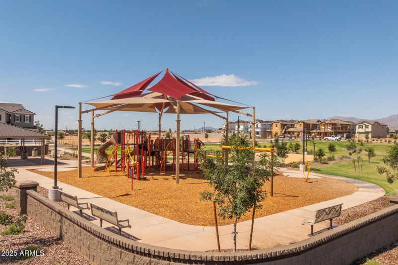 38)COMMUNITY PARK