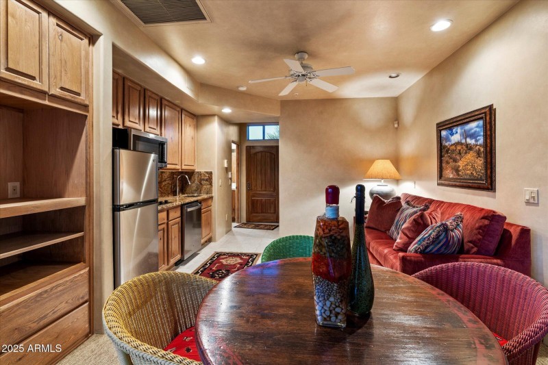 33-Guest House