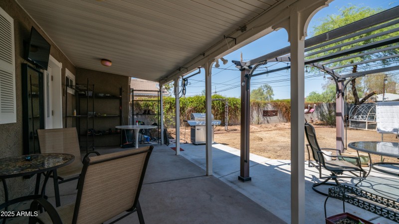 3973 N 14th Pl Exterior Photos-5